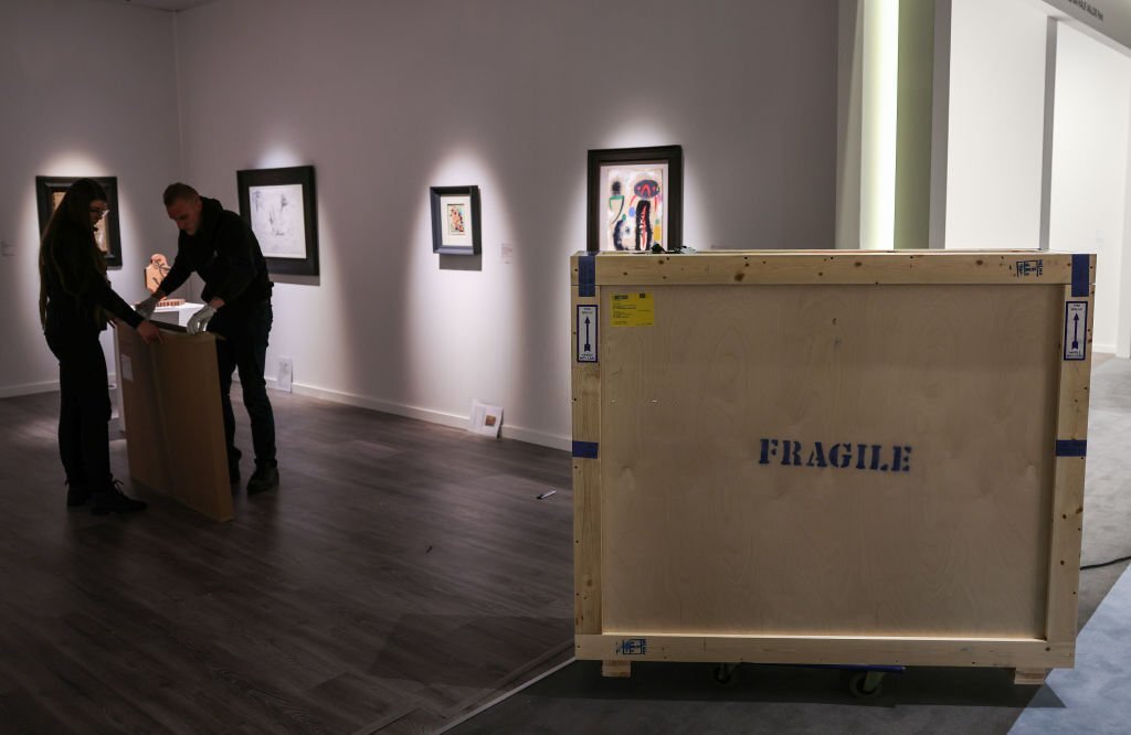 How to Crate a Fragile Painting?